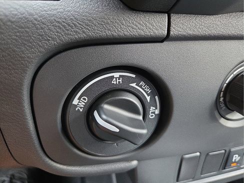 New 2026 Nissan Frontier SV w/ Tow Package image 20