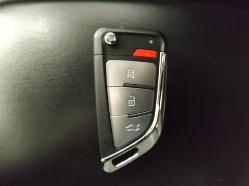 Used 2021 Hyundai Venue SEL image 32