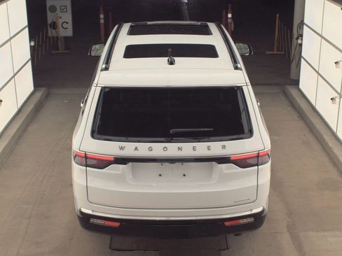 Used 2024 Jeep Wagoneer Series III w/ Premium Group I image 4