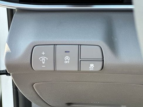 New 2026 Hyundai Elantra SE FWD image 24