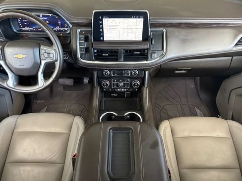 Used 2023 Chevrolet Suburban LT w/ Luxury Package AWD/4WD image 13