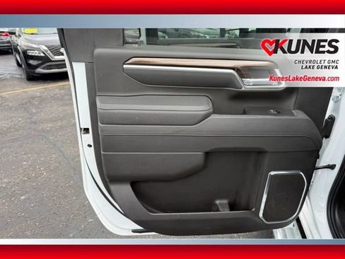 Used 2025 Chevrolet Silverado 2500 LT w/ Convenience Package image 15