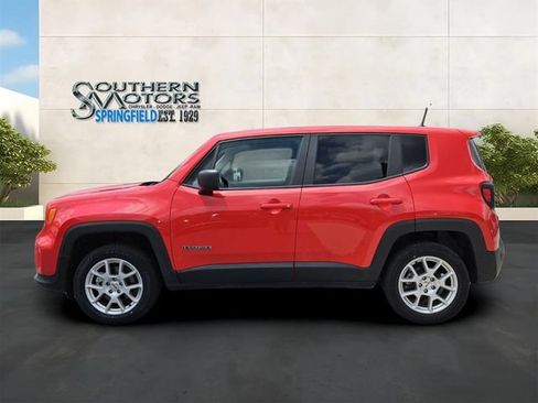 Used 2023 Jeep Renegade Latitude AWD/4WD image 2