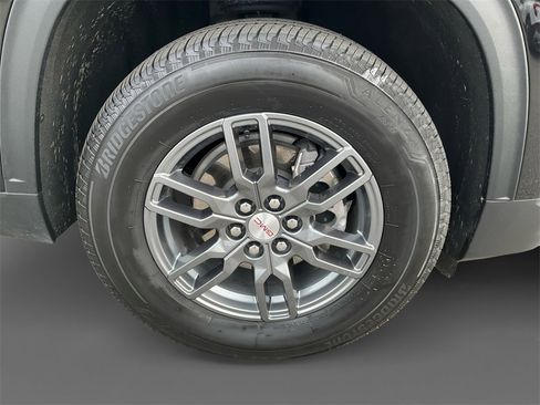 Used 2025 GMC Acadia Elevation image 15