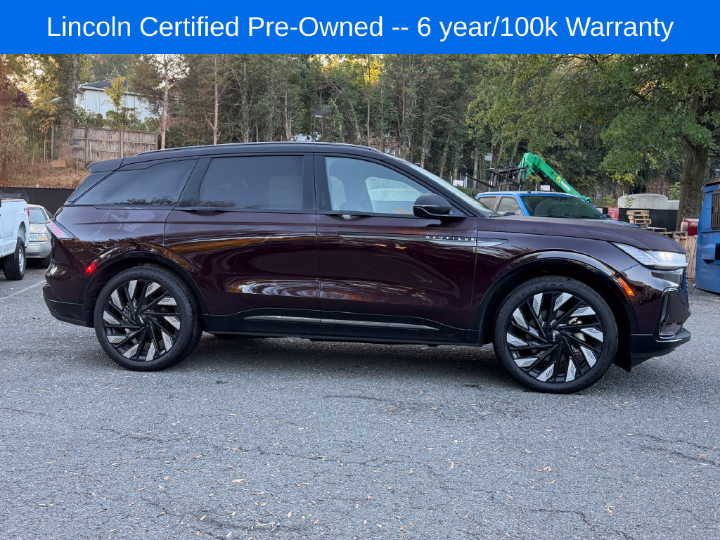 Used 2025 Lincoln Nautilus Reserve w/ Jet Appearance Package AWD/4WD image 8