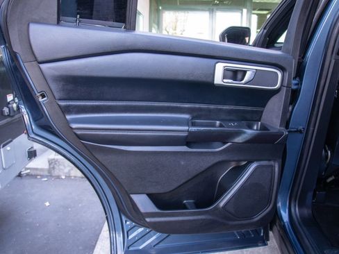 Used 2020 Ford Explorer XLT w/ Equipment Group 202A image 21