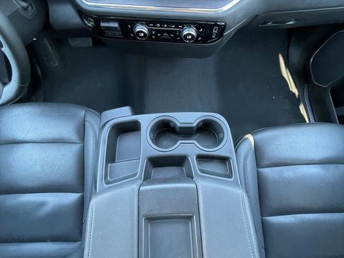 Certified 2025 GMC Sierra 1500 SLT image 20