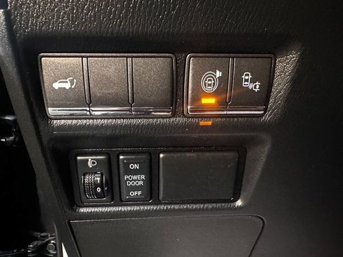 Used 2016 INFINITI QX80 4WD w/ Signature Edition Package image 19