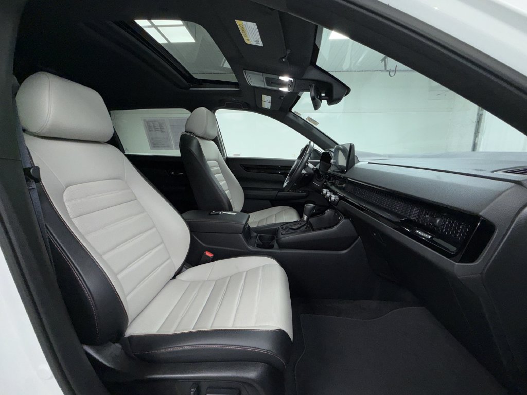 Used 2024 Honda CR-V Sport Touring image 7