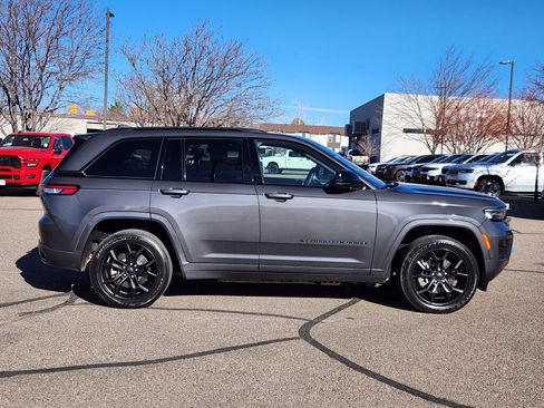 Used 2024 Jeep Grand Cherokee Limited 4xe image 2