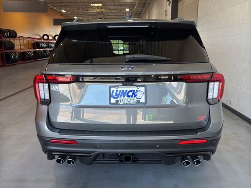 Used 2026 Ford Explorer ST AWD/4WD image 4