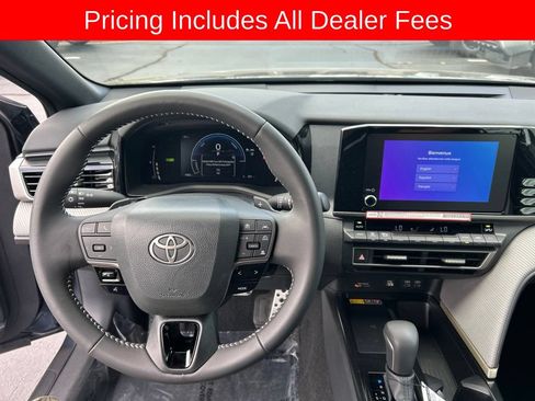 Used 2026 Toyota Camry SE w/ Convenience Package FWD image 5
