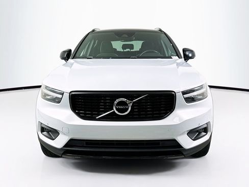Used 2020 Volvo XC40 T4 R-Design w/ Protection Package Premier FWD image 5