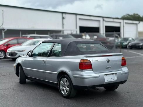 Used 2002 Volkswagen Cabrio GLX image 3