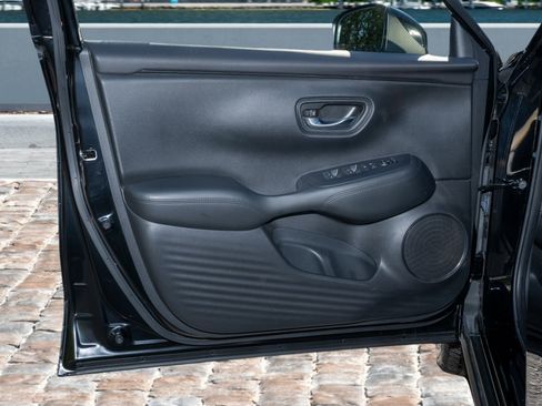 Certified 2023 Honda HR-V LX image 10