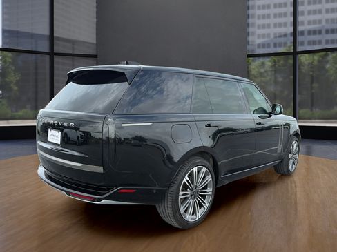 Used 2024 Land Rover Range Rover Long Wheelbase SE AWD/4WD image 16