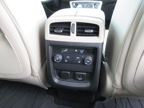 Used 2020 Buick Envision Premium w/ Driver Confidence Package AWD/4WD image 34