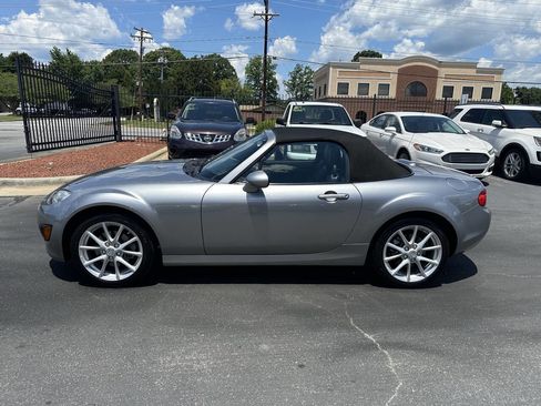 Used 2009 MAZDA MX-5 Miata Grand Touring image 8