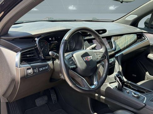Certified 2022 Cadillac XT6 Premium Luxury w/ Technology Package FWD image 4