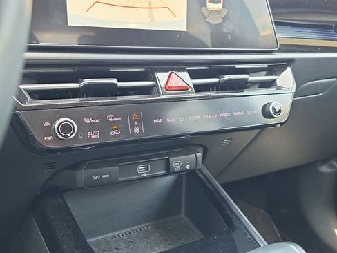 Certified 2023 Kia Niro EX FWD image 25