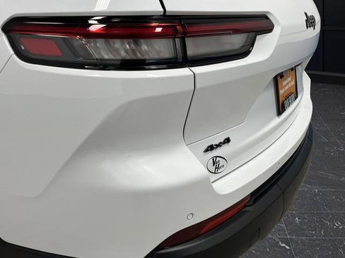 Used 2024 Jeep Grand Cherokee L Altitude image 33