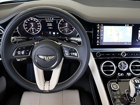 Used 2024 Bentley Continental GT V8 image 18