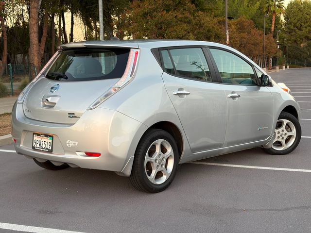 Used 2015 Nissan Leaf SV w/ Premium Package FWD image 14
