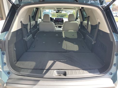 New 2026 Nissan Pathfinder SL image 5