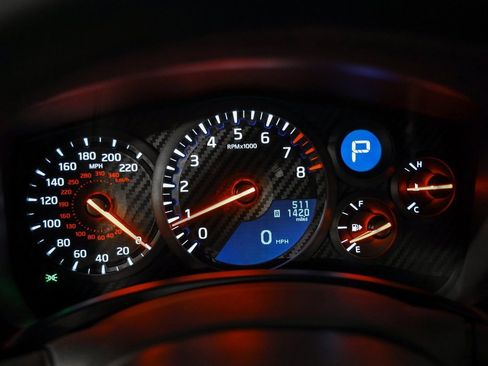 Used 2021 Nissan GT-R Premium image 42