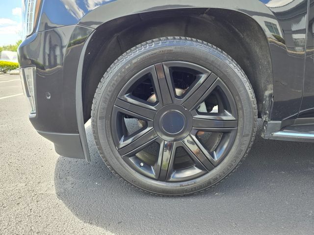 Used 2018 Cadillac Escalade ESV Premium Luxury AWD/4WD image 13
