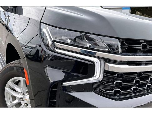 Used 2024 Chevrolet Suburban LS image 31