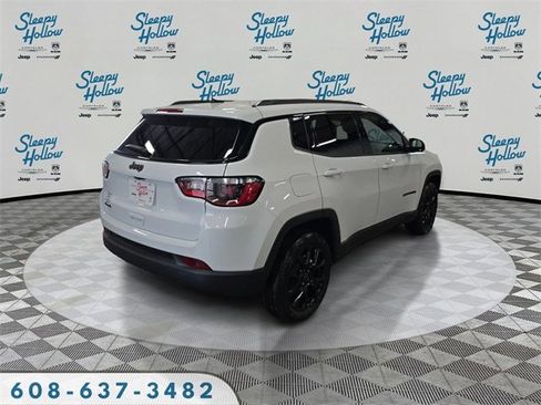 New 2026 Jeep Compass Latitude image 5