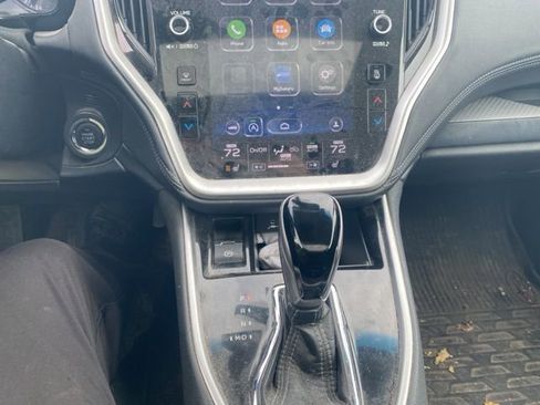 Used 2022 Subaru Outback Premium image 11