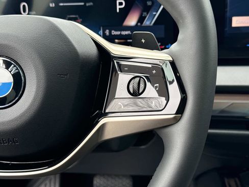 Used 2025 BMW X3 xDrive30i w/ Premium Package image 23