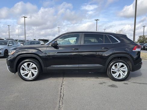 Used 2020 Volkswagen Atlas Cross Sport SEL image 2