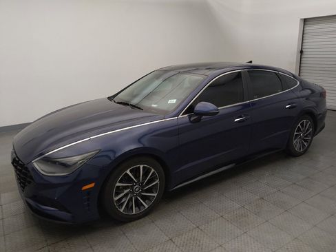 Used 2022 Hyundai Sonata Limited w/ Preferred Accessory Package FWD image 2