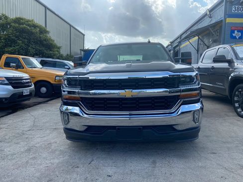 Used 2018 Chevrolet Silverado 1500 LT w/ LT Eassist Package RWD image 2