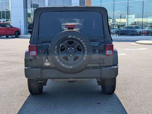 Used 2018 Jeep Wrangler Unlimited Sport w/ Connectivity Group AWD/4WD image 6