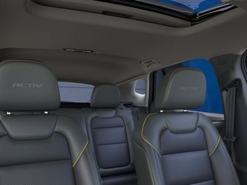 New 2026 Chevrolet Trax ACTIV w/ Sunroof Package FWD image 38