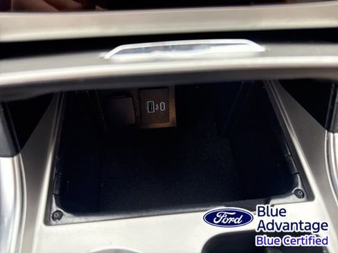 Certified 2022 Ford Explorer XLT w/ Equipment Group 202A image 25