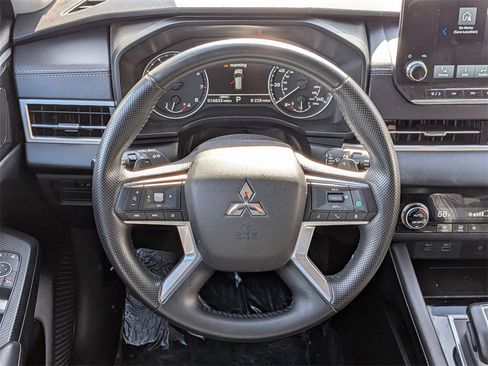 Used 2024 Mitsubishi Outlander SE image 21