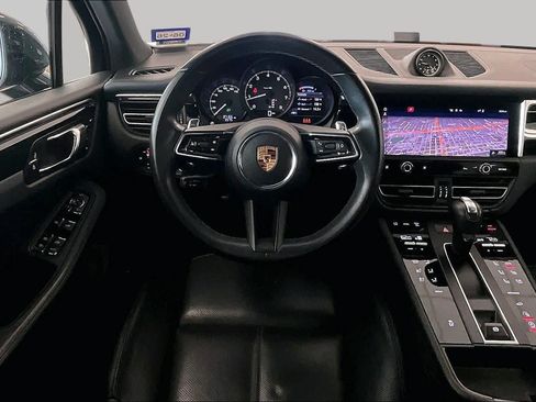 Used 2022 Porsche Macan AWD/4WD image 5