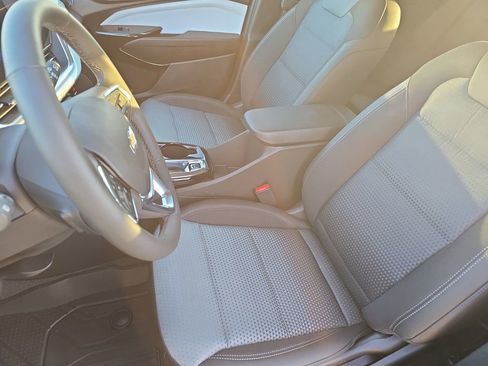 New 2026 Chevrolet Trax LT w/ LT Convenience Package FWD image 15
