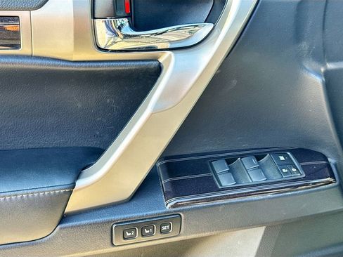 Used 2021 Lexus GX 460 Premium w/ Premium Package image 23