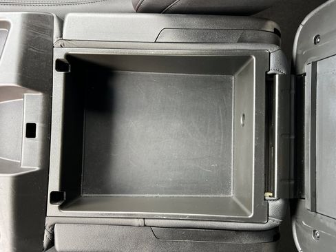 Used 2024 GMC Sierra 1500 SLT image 32