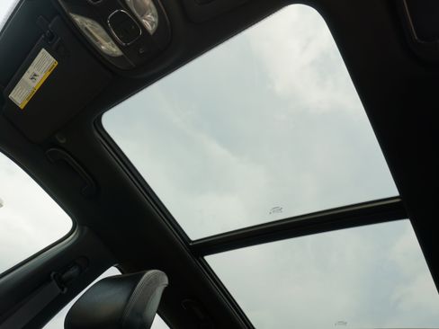 Used 2024 Jeep Compass Latitude w/ Sun and Sound Group image 18