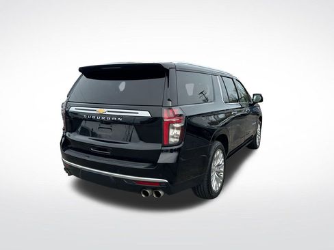 Used 2023 Chevrolet Suburban High Country AWD/4WD image 5