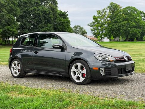 Used 2010 Volkswagen GTI 2-Door FWD image 2