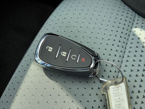 Used 2025 Chevrolet Trax LT w/ LT Convenience Package image 23