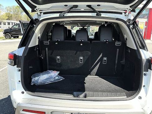 Certified 2024 Nissan Pathfinder Platinum w/ Cargo Package image 26